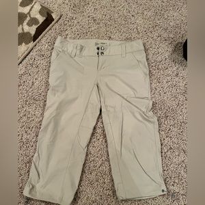 Columbia omnishield trail stretch capris size 4